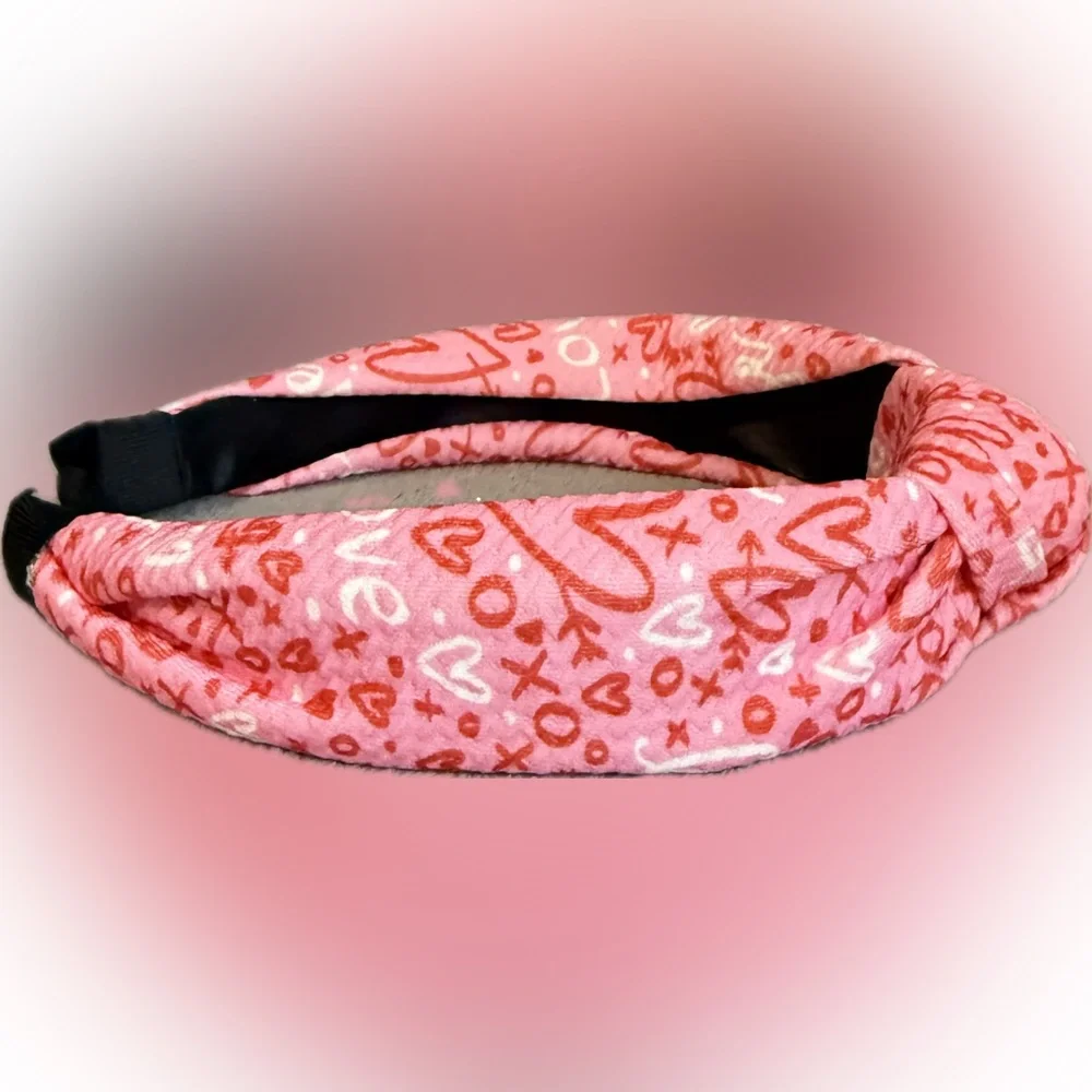 ❤️🩷Chic Pink🩷Heart & XO❤️Patterned Headband/NWOT❤️🩷